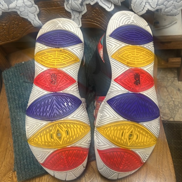 Size 13, Kyrie 5’s, Chinese new year, LIKE NEW!!! No box. - Picture 4 of 4